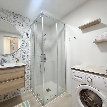 First Line To Sea, In Verdemar With Pool And Sea Views *