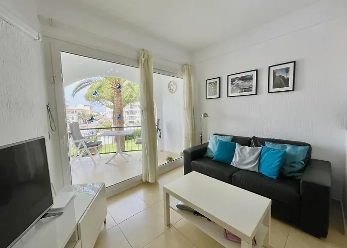 First Line To Sea, In Verdemar With Pool And Sea Views Nerja