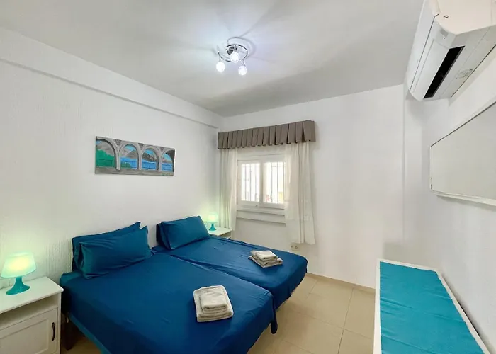 Apartamento First Line To Sea, In Verdemar With Pool And Sea Views Nerja