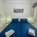 First Line To Sea, In Verdemar With Pool And Sea Views דירה