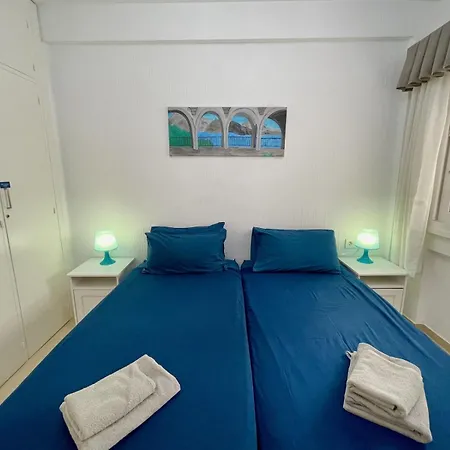 First Line To Sea, In Verdemar With Pool And Sea Views Lejlighed