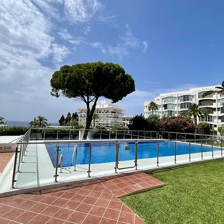 Apartman First Line To Sea, In Verdemar With Pool And Sea Views