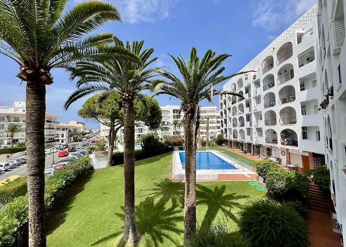 First Line To Sea, In Verdemar With Pool And Sea Views Апартаменты