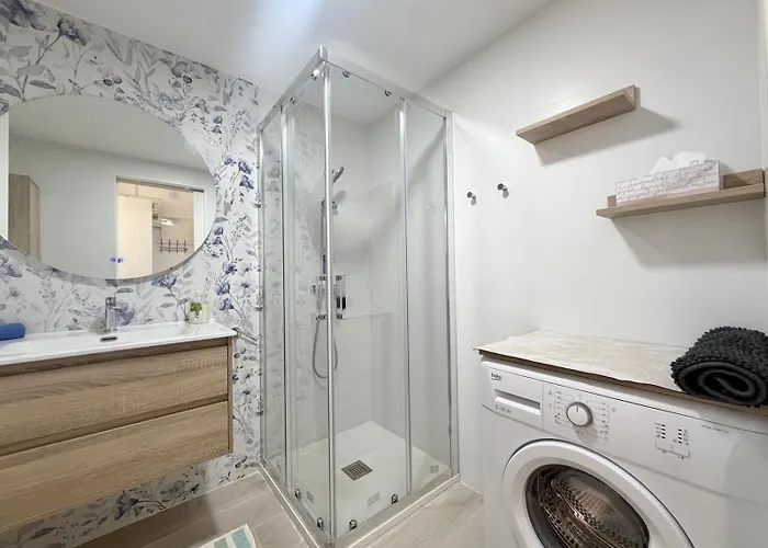 First Line To Sea, In Verdemar With Pool And Sea Views *